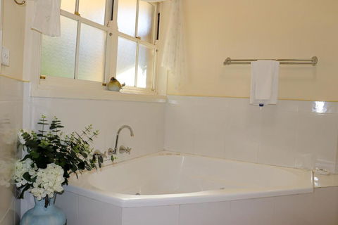 Plumes On The Green Boutique Bed & Breakfast - Accommodation Kalgoorlie 5