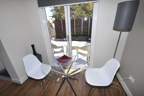 Glebe Furnished Apartments - Accommodation Kalgoorlie 1