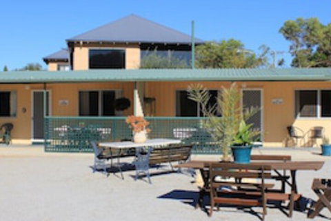 Jurien Beachfront Holiday Units - Accommodation Kalgoorlie 0