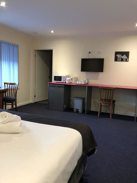 Lakeside Motel Waterfront - Accommodation Kalgoorlie 2