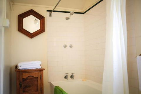 Smiths Cottage - Accommodation Kalgoorlie 0