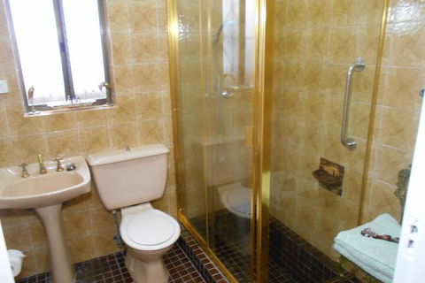 Cronulla Cottage B & B - Accommodation Kalgoorlie 3