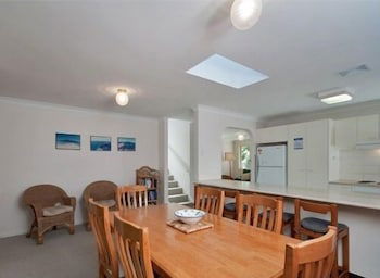 Bombora At Fingal Bay - Accommodation Kalgoorlie 6