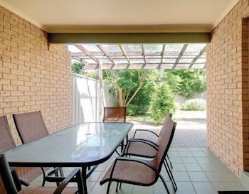 Bombora At Fingal Bay - Accommodation Kalgoorlie 0