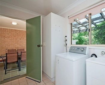 Bombora At Fingal Bay - Accommodation Kalgoorlie 1
