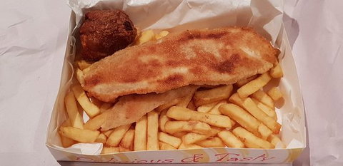 Sandy's Fish & Chips - Accommodation Kalgoorlie 0