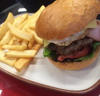 Drouin PizzaBurger Lounge - Accommodation Kalgoorlie