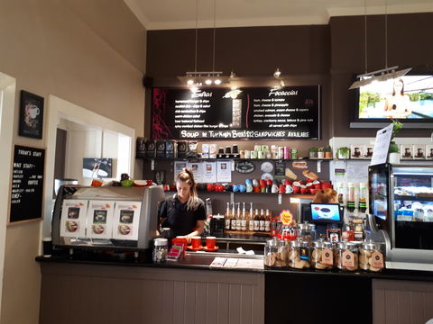 Helen's Coffee Lounge - Accommodation Kalgoorlie 1