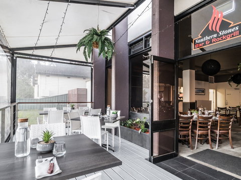 Southern Stones And Bar Grill - Accommodation Kalgoorlie 2