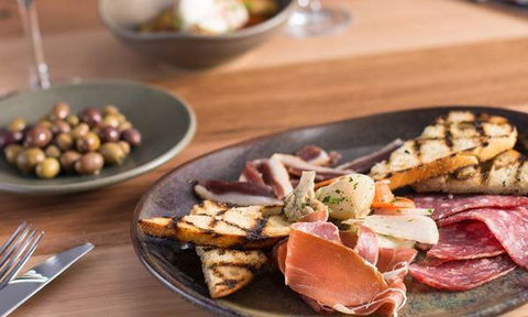 Deck 56 Restaurant - Accommodation Kalgoorlie 9