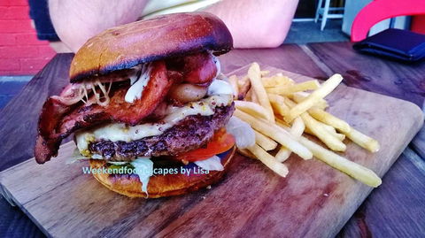 3 Monkeys Cafe - Accommodation Kalgoorlie 0