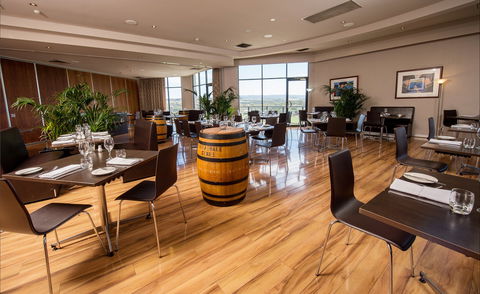 Baudins Restaurant At McCracken Country Club - Accommodation Kalgoorlie 2
