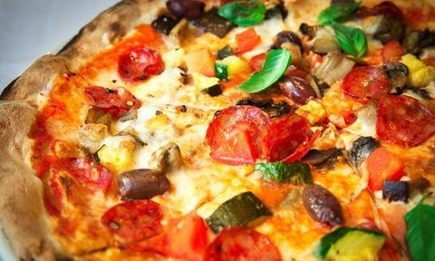 Bonnie And Clydes Pizzaria - Accommodation Kalgoorlie 9