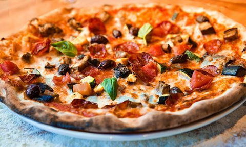 Bonnie And Clydes Pizzaria - Accommodation Kalgoorlie 10
