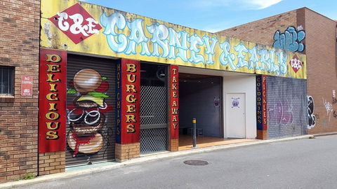 Carney & Earl's - Accommodation Kalgoorlie 0
