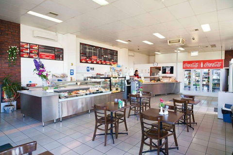 A&J's Cafe - Accommodation Kalgoorlie 0