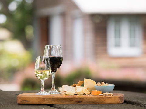 Clovely Estate Vineyard Cellar Door - Accommodation Kalgoorlie 0