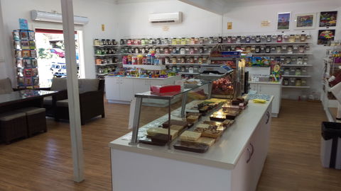 Mogo Fudge And Ice Cream /  Courtyard Cafe / Lots Of Lollies Mogo - Accommodation Kalgoorlie 2