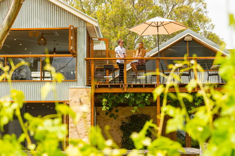 Lake Breeze Wines - Accommodation Kalgoorlie 0