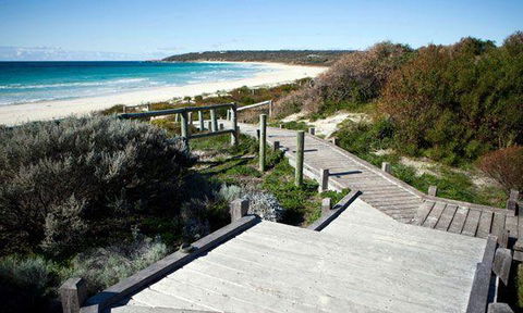 Bunkers Beach House - Accommodation Kalgoorlie 0