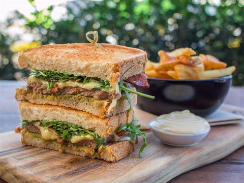 Gamble & Brown - Accommodation Kalgoorlie 11