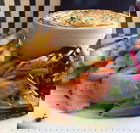 DJs Bistro - Accommodation Kalgoorlie