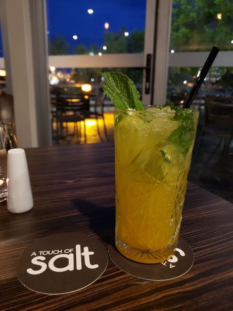 A Touch Of Salt Restaurant - Accommodation Kalgoorlie 3