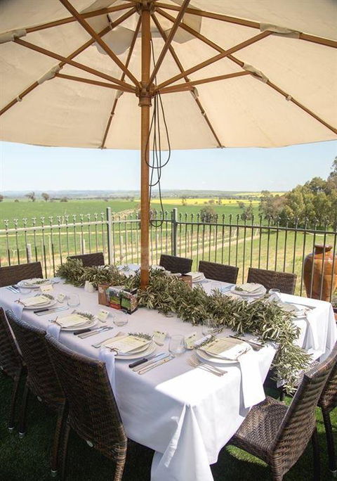 Cottontails Restaurant And Winery - Accommodation Kalgoorlie 3