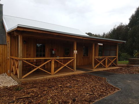 Thistle Hut - Accommodation Kalgoorlie 0