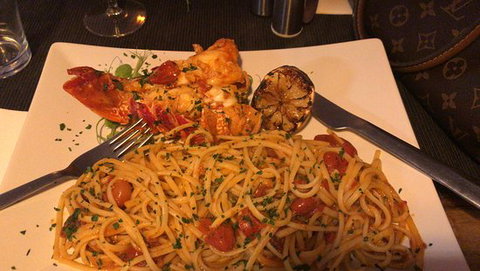 Amore - Accommodation Kalgoorlie 0