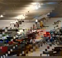 8 Thai Ladies - Accommodation Kalgoorlie