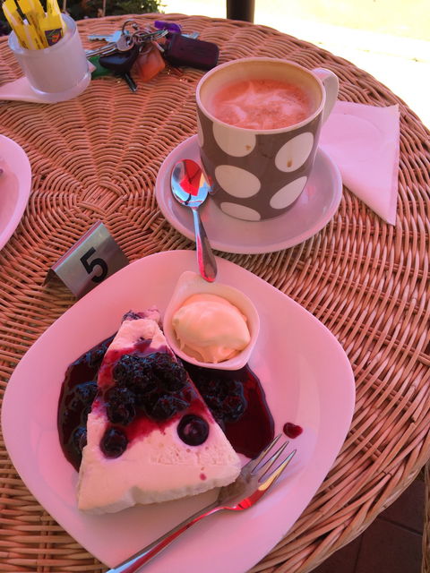 Plum Tree And Ivy - Accommodation Kalgoorlie 3