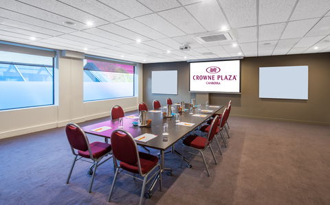 Crowne Plaza Canberra - Accommodation Kalgoorlie 8