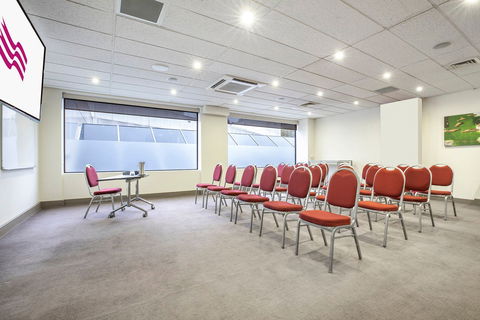 Crowne Plaza Canberra - Accommodation Kalgoorlie 9