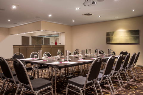 Crowne Plaza Canberra - Accommodation Kalgoorlie 10