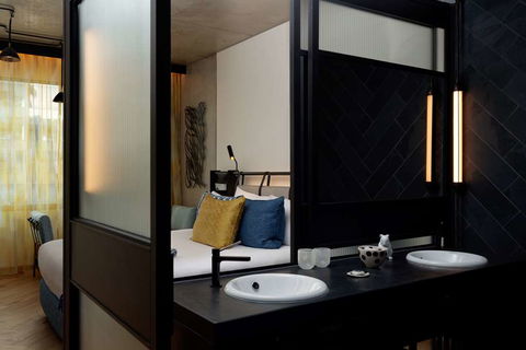 QT Melbourne - Accommodation Kalgoorlie 5