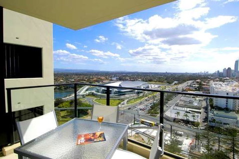 Mantra Broadbeach on the Park - Accommodation Kalgoorlie 1
