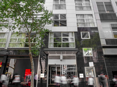 Mantra 100 Exhibition - Accommodation Kalgoorlie 1