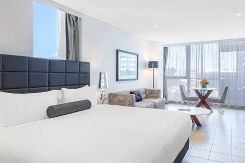 Meriton Suites Broadbeach - Accommodation Kalgoorlie 1