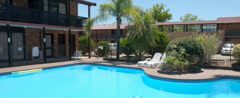 Maclin Lodge - Accommodation Kalgoorlie 1