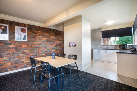 Nightcap at Manhattan Hotel - Accommodation Kalgoorlie 2