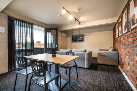 Nightcap at Manhattan Hotel - Accommodation Kalgoorlie 7