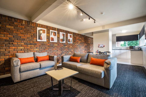 Nightcap at Manhattan Hotel - Accommodation Kalgoorlie 8