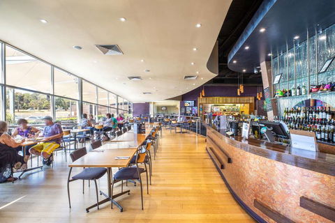 Nightcap at Sandown Park Hotel - Accommodation Kalgoorlie 6