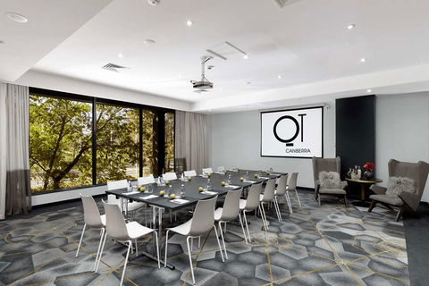 QT Canberra - Accommodation Kalgoorlie 8