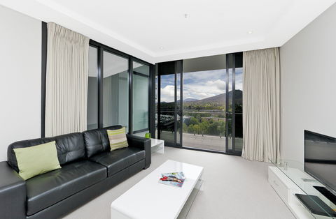Astra Canberra Manhattan - Accommodation Kalgoorlie 6