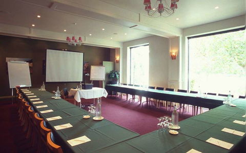 Best Western Plus The Tudor-Box Hill - Accommodation Kalgoorlie 8
