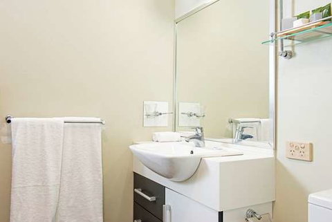 Mantra One Sandy Bay Road - Accommodation Kalgoorlie 1