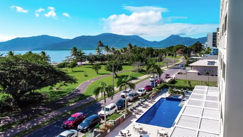 Holiday Inn Cairns Harbourside - Accommodation Kalgoorlie 1