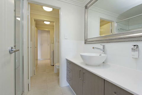 Zappeion Apartments - Accommodation Kalgoorlie 2